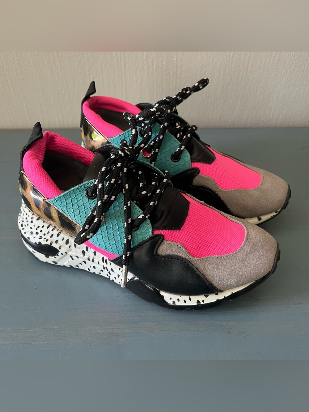 Steve Madden Cliff sneakers women’s 6?